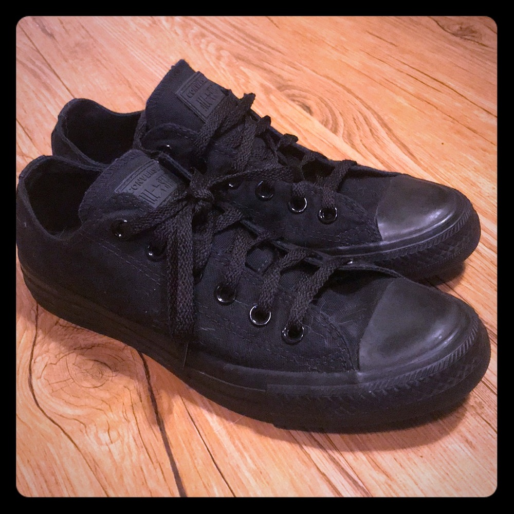 Nearly New Converse Low Mono Black